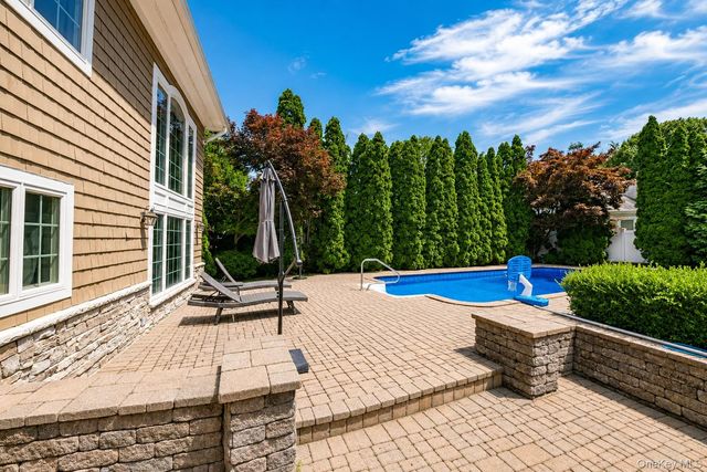70 Nursery Street, Locust Valley, NY 11560