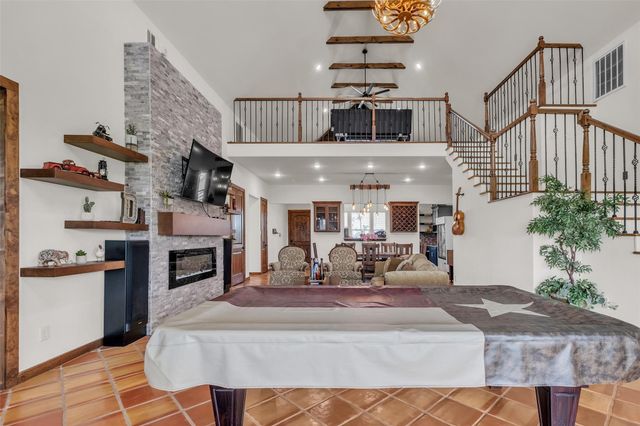 1048 11th Street, Rock Island, TX 77470