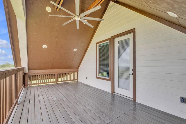 1048 11th Street, Rock Island, TX 77470