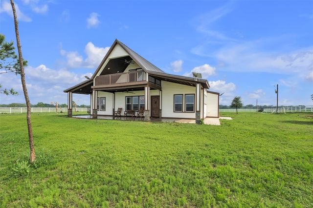 1048 11th Street, Rock Island, TX 77470