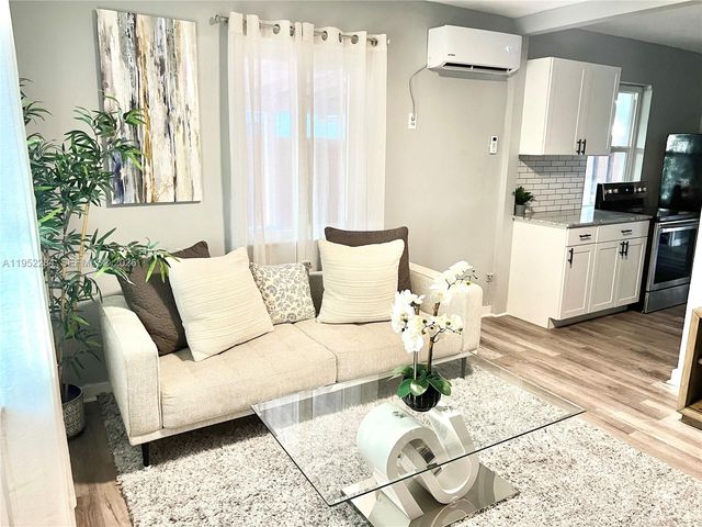 436 NW 15th Ave, Fort Lauderdale, FL 33311