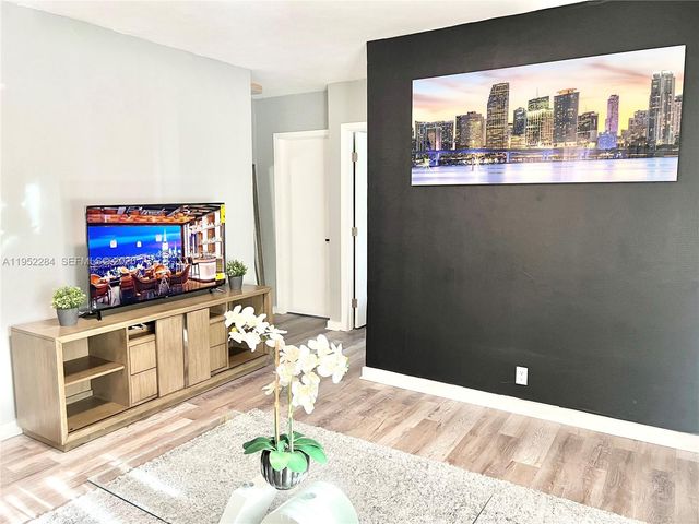 436 NW 15th Ave, Fort Lauderdale, FL 33311