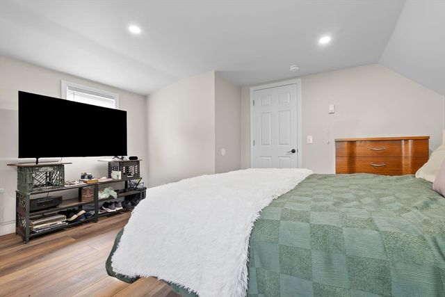 25 Northend St, Peabody, MA 01960