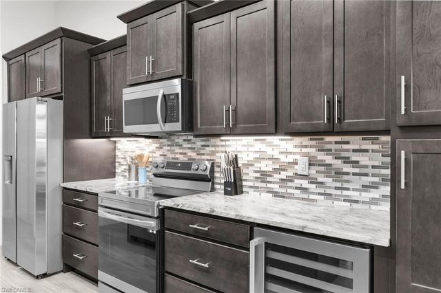 635 NE 7th TER, Cape Coral, FL 33909