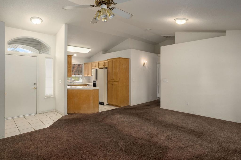 Image 11 of property listing at 6286 N Malsbary, Fresno, CA 93711