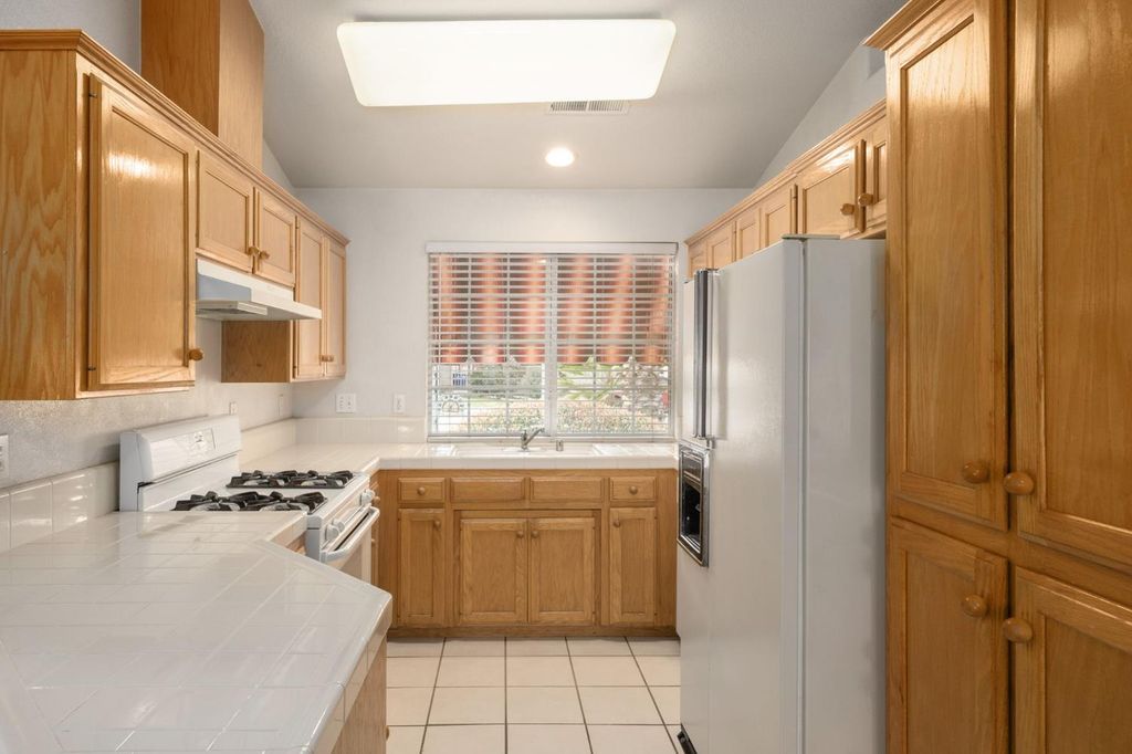 Image 12 of property listing at 6286 N Malsbary, Fresno, CA 93711