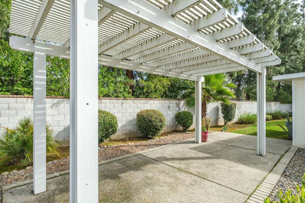 Image 27 of property listing at 6286 N Malsbary, Fresno, CA 93711