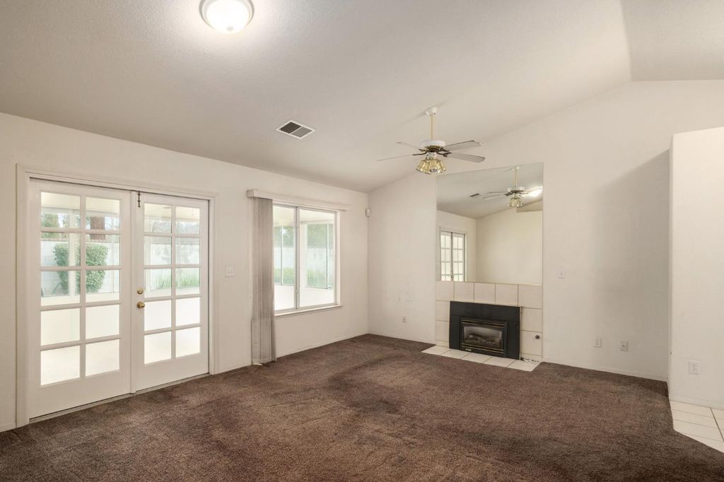 Image 5 of property listing at 6286 N Malsbary, Fresno, CA 93711