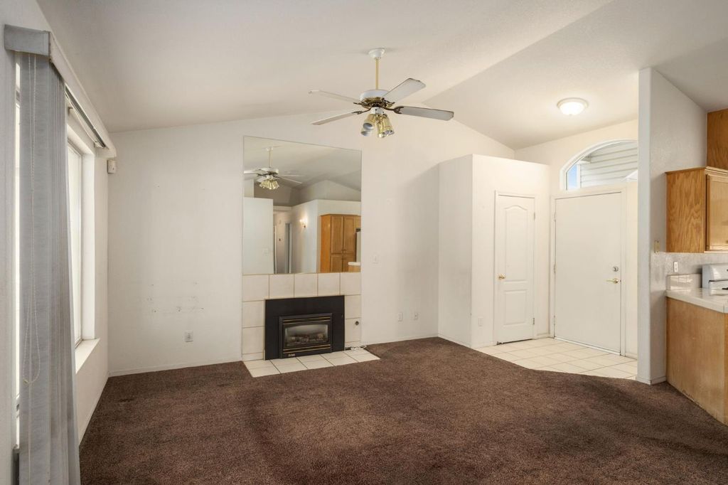 Image 6 of property listing at 6286 N Malsbary, Fresno, CA 93711