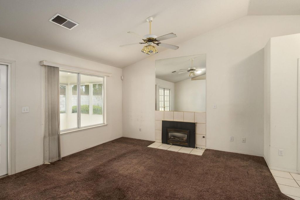 Image 8 of property listing at 6286 N Malsbary, Fresno, CA 93711