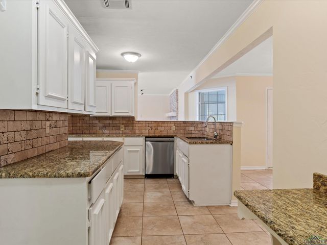 442 Golf Rd., Gilmer, TX 75645