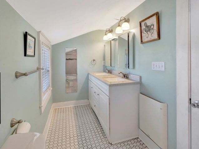 580 Nantasket Avenue, Hull, MA 02045