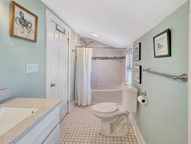 580 Nantasket Avenue, Hull, MA 02045