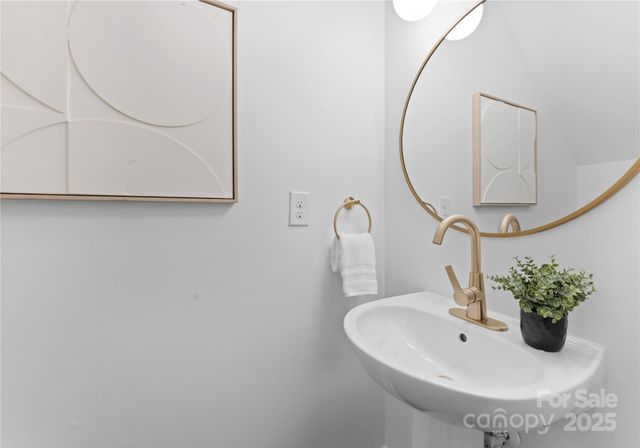 4402 Garris Road, Charlotte, NC 28209