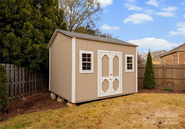 4402 Garris Road, Charlotte, NC 28209