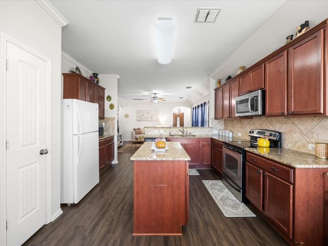 9113 Sundance Trail, Cross Roads, TX 76227