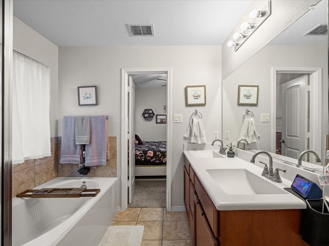 9113 Sundance Trail, Cross Roads, TX 76227