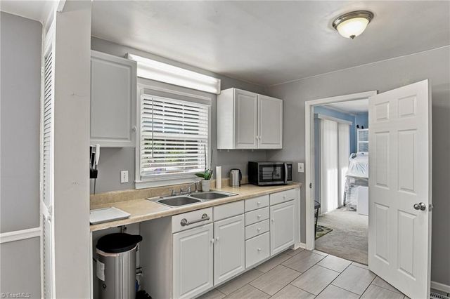 203 Capistrano Drive, Winston-salem, NC 27103