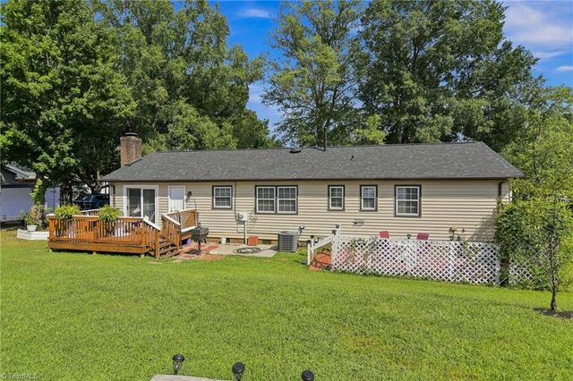 203 Capistrano Drive, Winston-salem, NC 27103