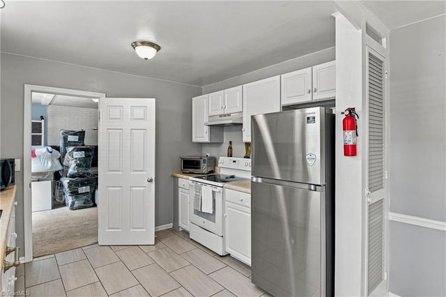 203 Capistrano Drive, Winston-salem, NC 27103