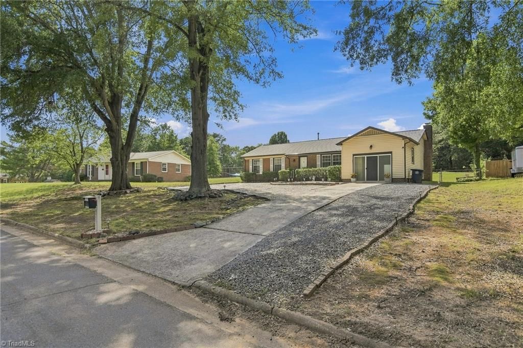 203 Capistrano Drive, Winston-salem, NC 27103