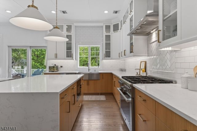 175 N Passaic Ave, Chatham Boro, NJ 07928