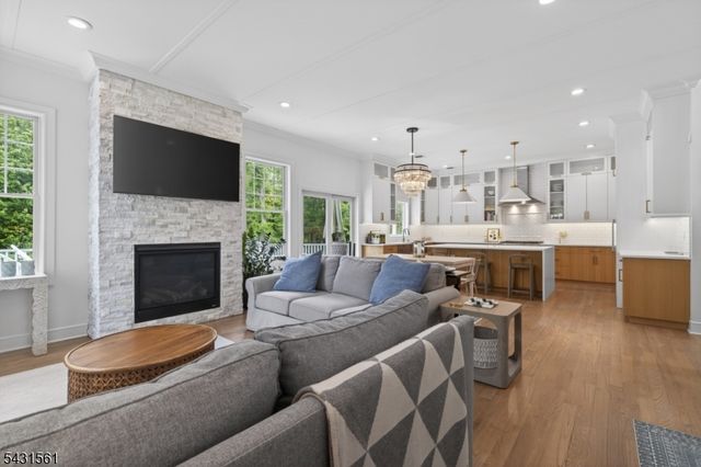175 N Passaic Ave, Chatham Boro, NJ 07928