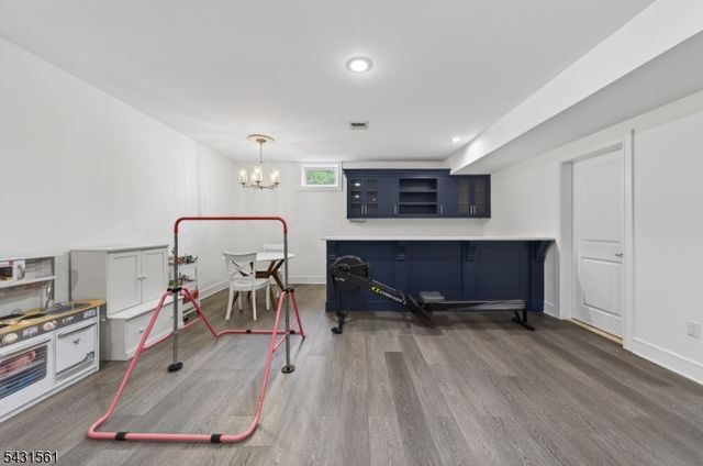 175 N Passaic Ave, Chatham Boro, NJ 07928
