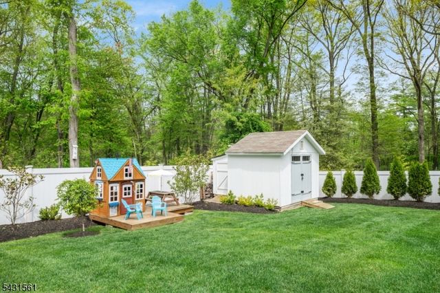 175 N Passaic Ave, Chatham Boro, NJ 07928