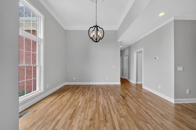 2011 Bryans Park Ct, Springfield, TN 37172