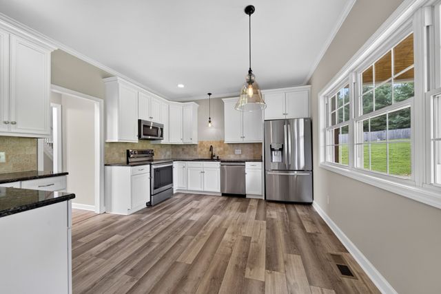 2011 Bryans Park Ct, Springfield, TN 37172