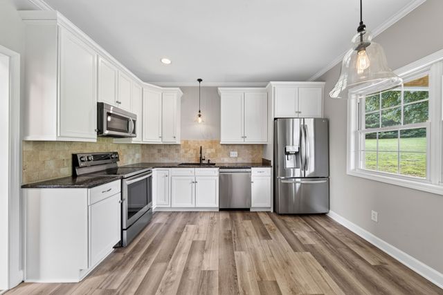2011 Bryans Park Ct, Springfield, TN 37172