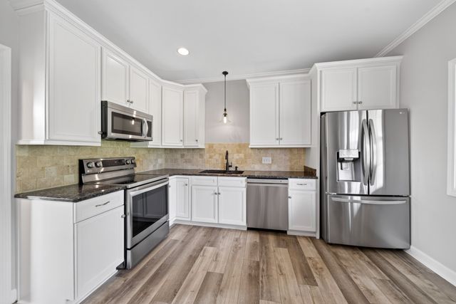 2011 Bryans Park Ct, Springfield, TN 37172