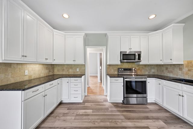 2011 Bryans Park Ct, Springfield, TN 37172