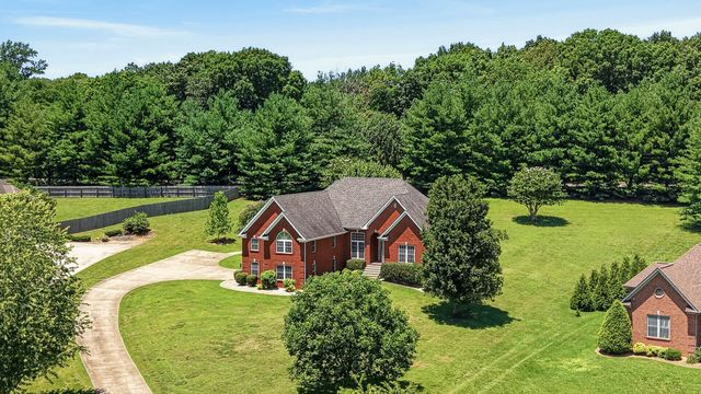 2011 Bryans Park Ct, Springfield, TN 37172