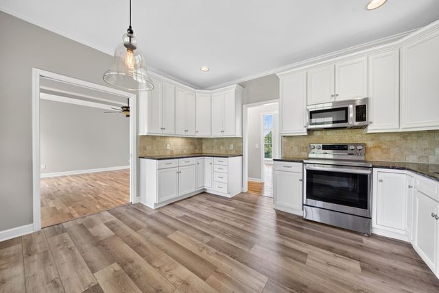 2011 Bryans Park Ct, Springfield, TN 37172