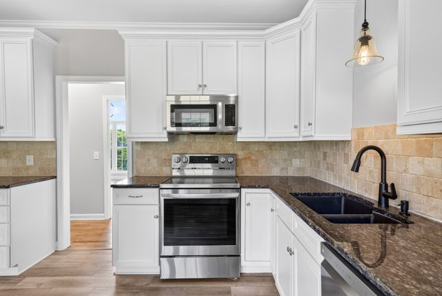 2011 Bryans Park Ct, Springfield, TN 37172