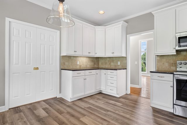 2011 Bryans Park Ct, Springfield, TN 37172
