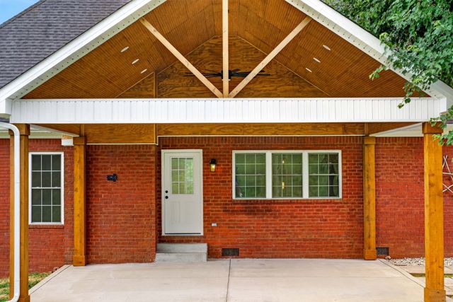 2011 Bryans Park Ct, Springfield, TN 37172