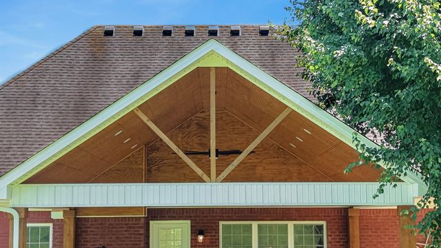 2011 Bryans Park Ct, Springfield, TN 37172