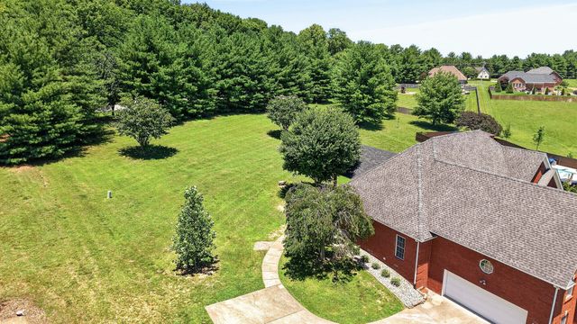 2011 Bryans Park Ct, Springfield, TN 37172
