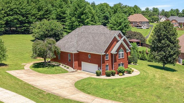 2011 Bryans Park Ct, Springfield, TN 37172