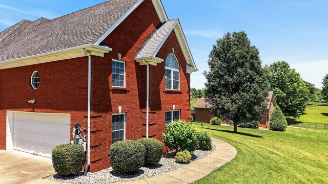 2011 Bryans Park Ct, Springfield, TN 37172