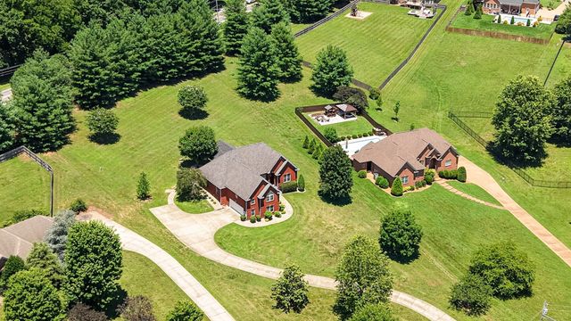 2011 Bryans Park Ct, Springfield, TN 37172