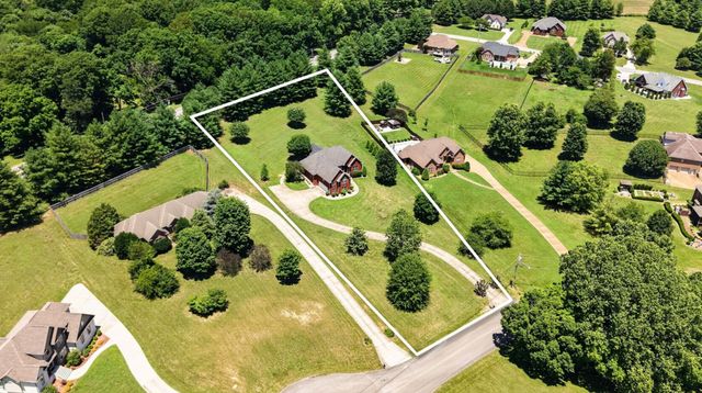2011 Bryans Park Ct, Springfield, TN 37172