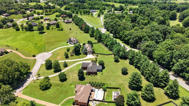 2011 Bryans Park Ct, Springfield, TN 37172
