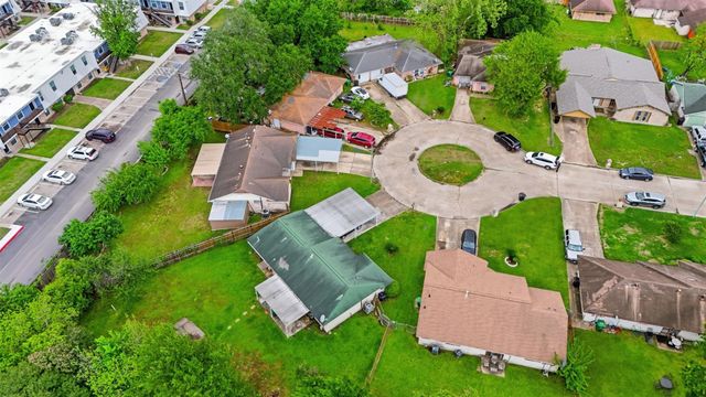 8619 Ardley Circle, Houston, TX 77088