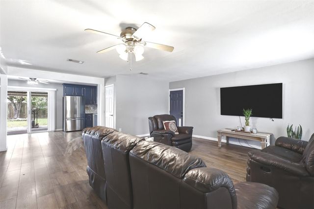 8619 Ardley Circle, Houston, TX 77088