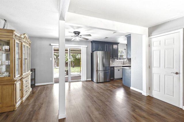 8619 Ardley Circle, Houston, TX 77088