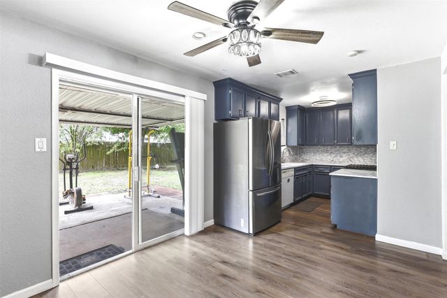 8619 Ardley Circle, Houston, TX 77088